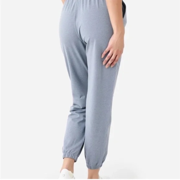 Vuori Women's Boyfriend Jogger Sweatpants Flint Heather Size Medium Blue Gray - Picture 7 of 7